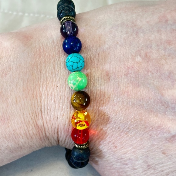 Multicolor 7 stone chakra stretchy bracelet w/black lava stones - Picture 8 of 15